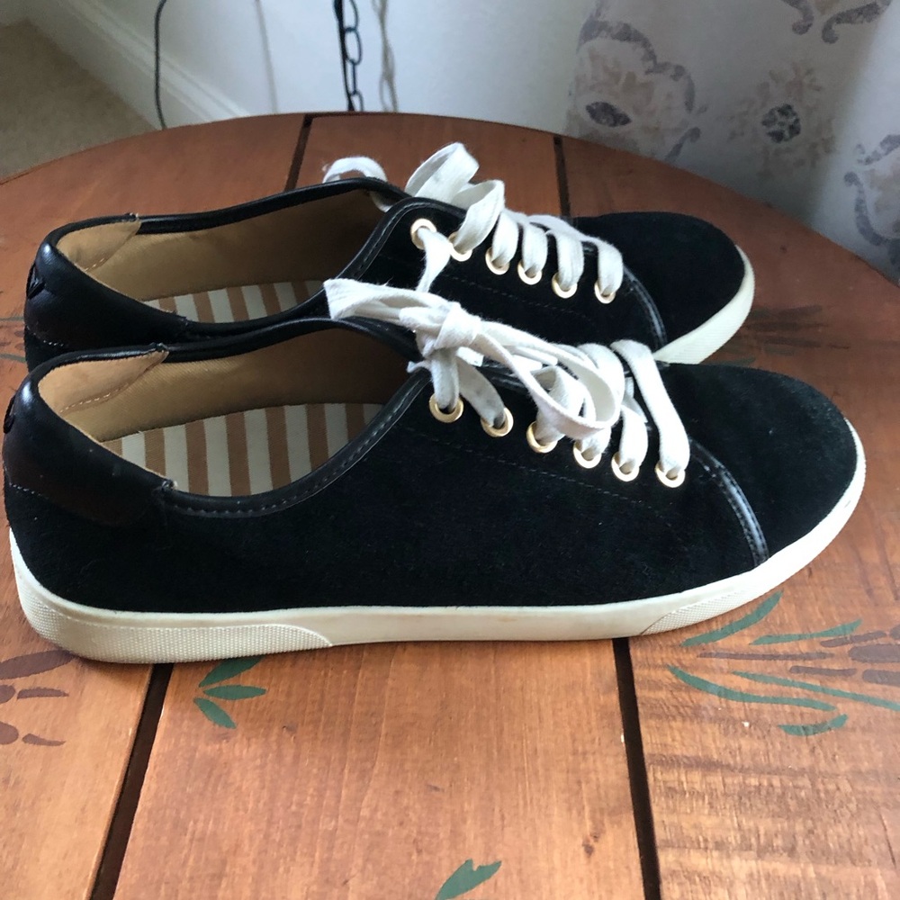 Vionic black leather suede sneakers size 8.5 lace up white laces